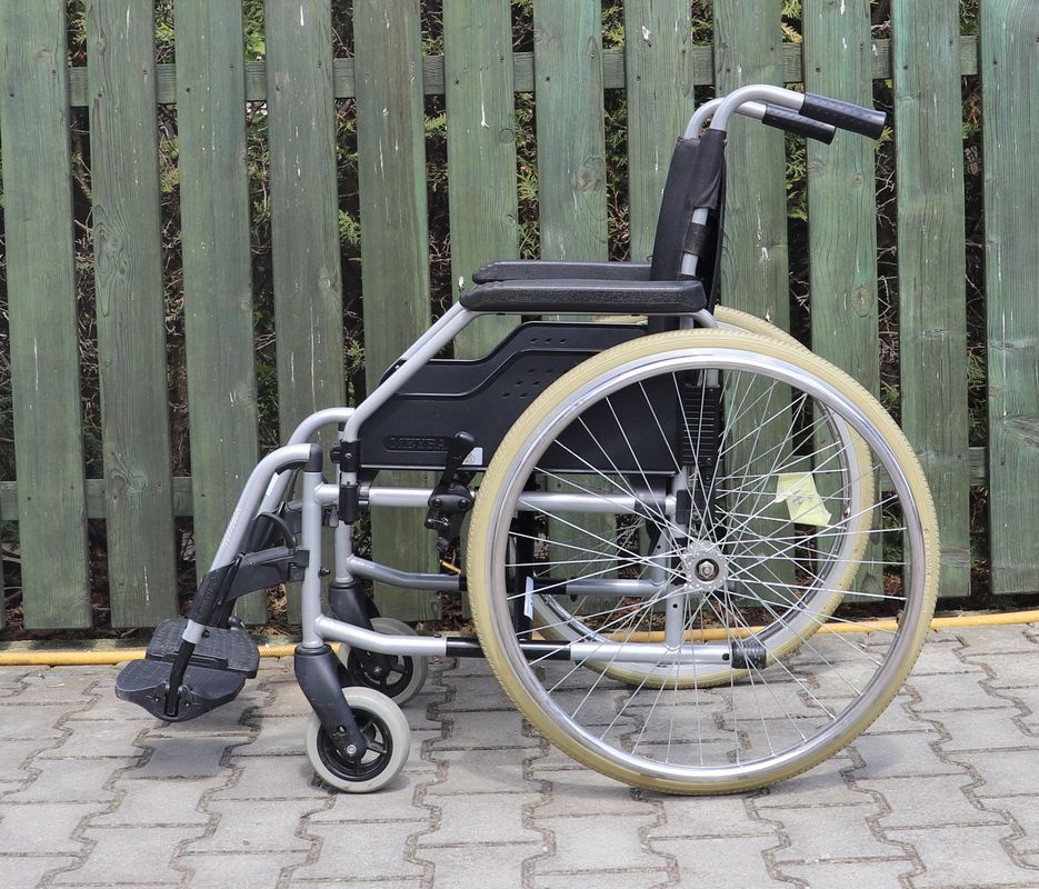 041-Mechanický invalidní vozík Meyra.