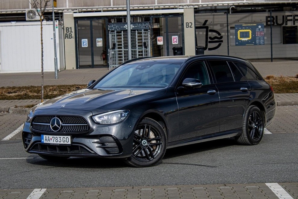 Mercedes-Benz E trieda Kombi 300 de 4MATIC- Aj na splátky