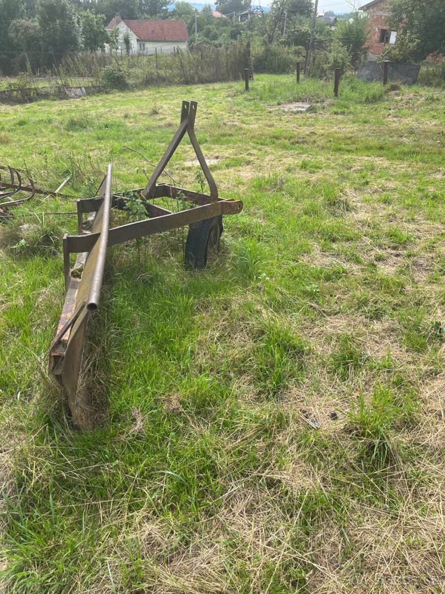 Radlice na sníh za traktor