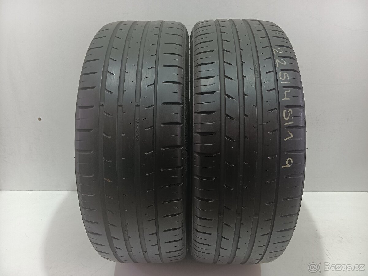 2ks letní pneu 225/45/19 Kumho