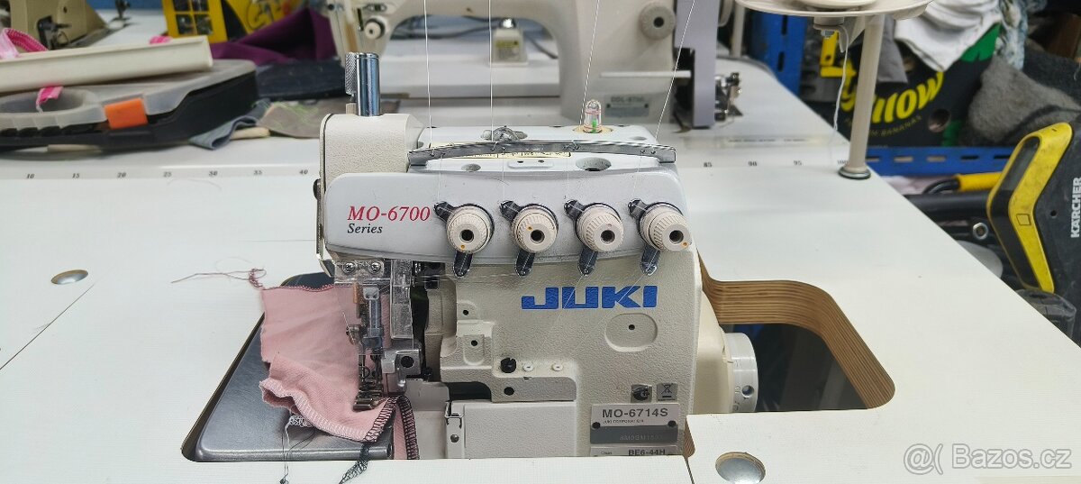 Průmyslový overlock 4 nitný Juki MO-6714s