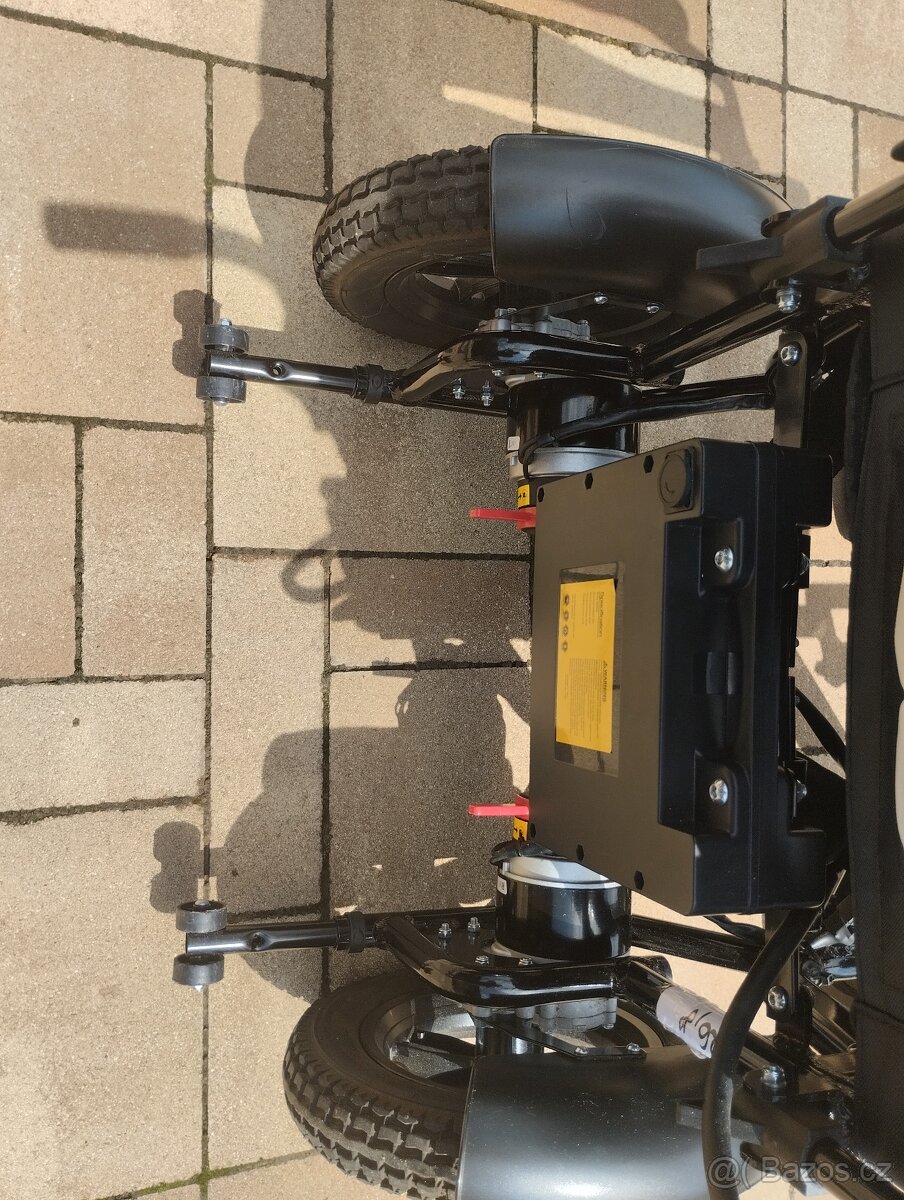 Elektrický invalidní vozík odlehčený X6