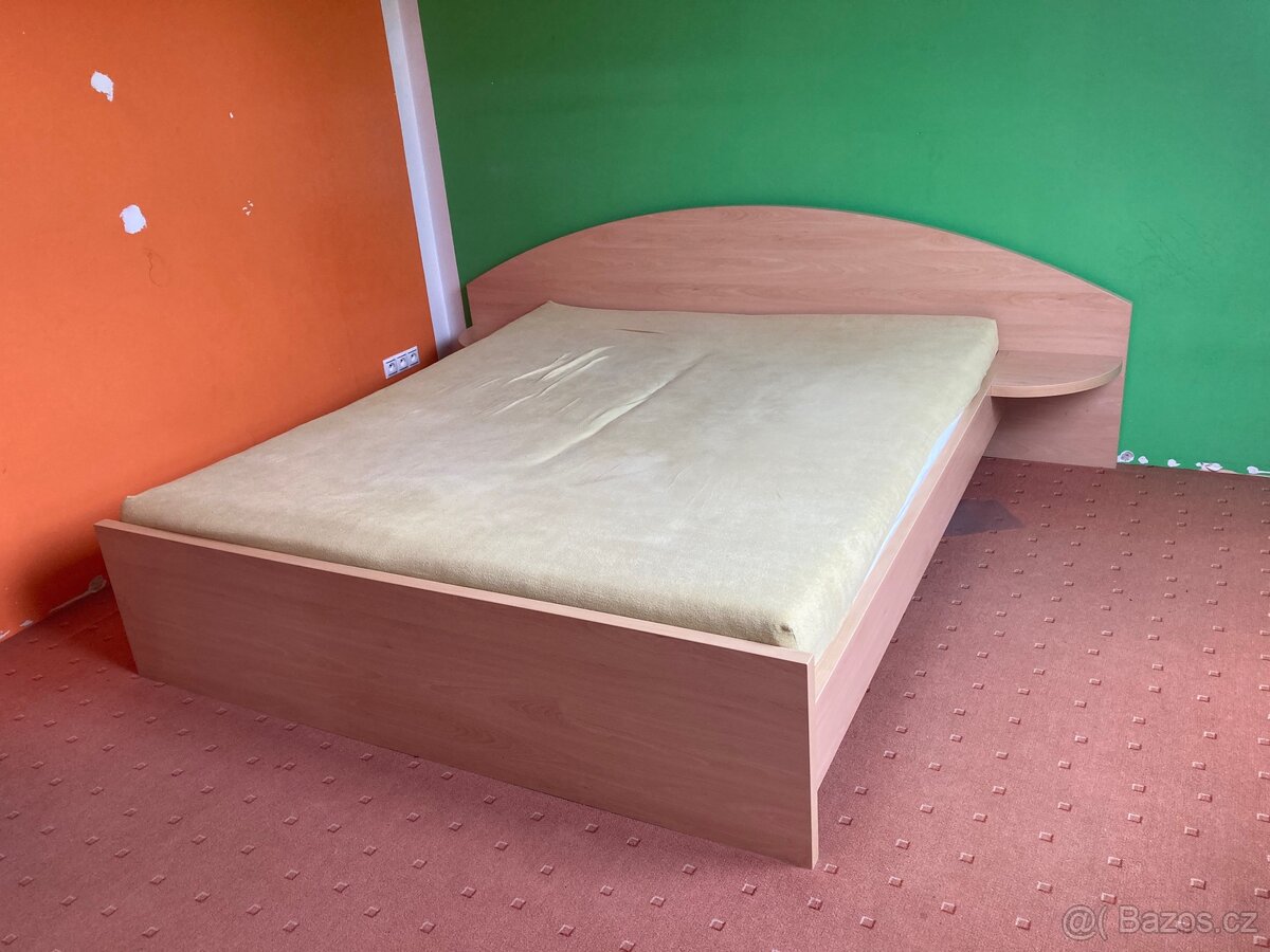 Manželská postel 180x210cm od stolaře