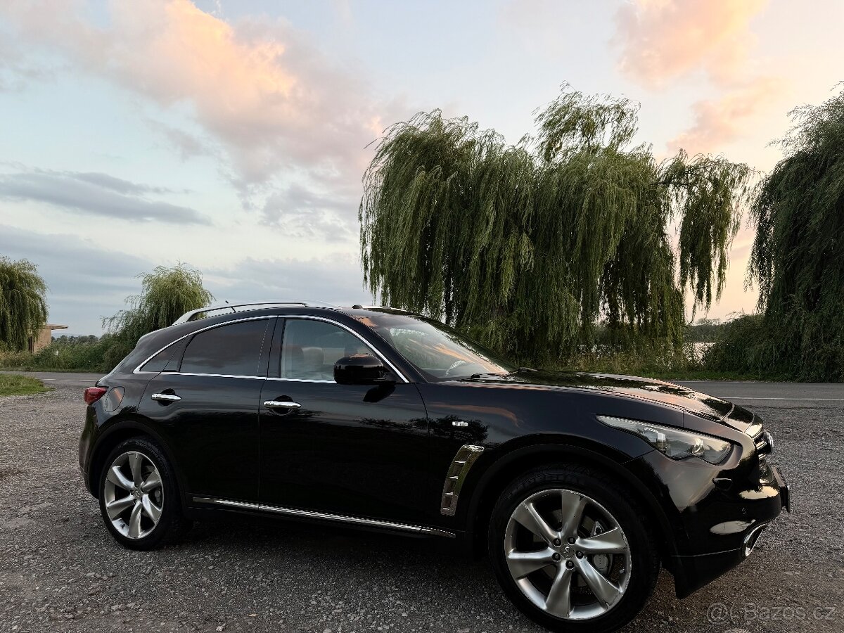 Infiniti FX30DS / QX70 - poctivý servis, opravdu full výbava