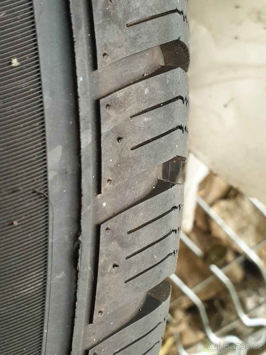 Zimní pneu 215/70R15 98T Tracmax sada + zdarma řetězy