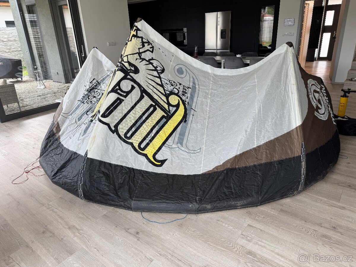 Kite MeatFly 9 + bar + pump, 1x použité