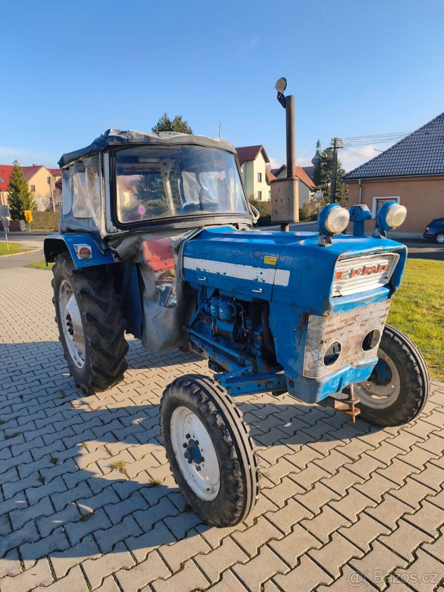 Traktor Ford 2000 39 HP