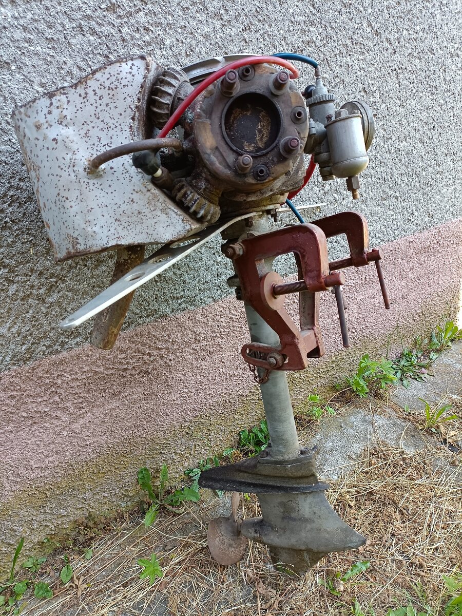 lodní motor jawa čz na závody