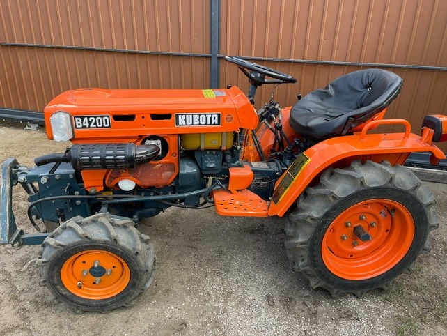 Malotraktor Kubota B4200 4x4