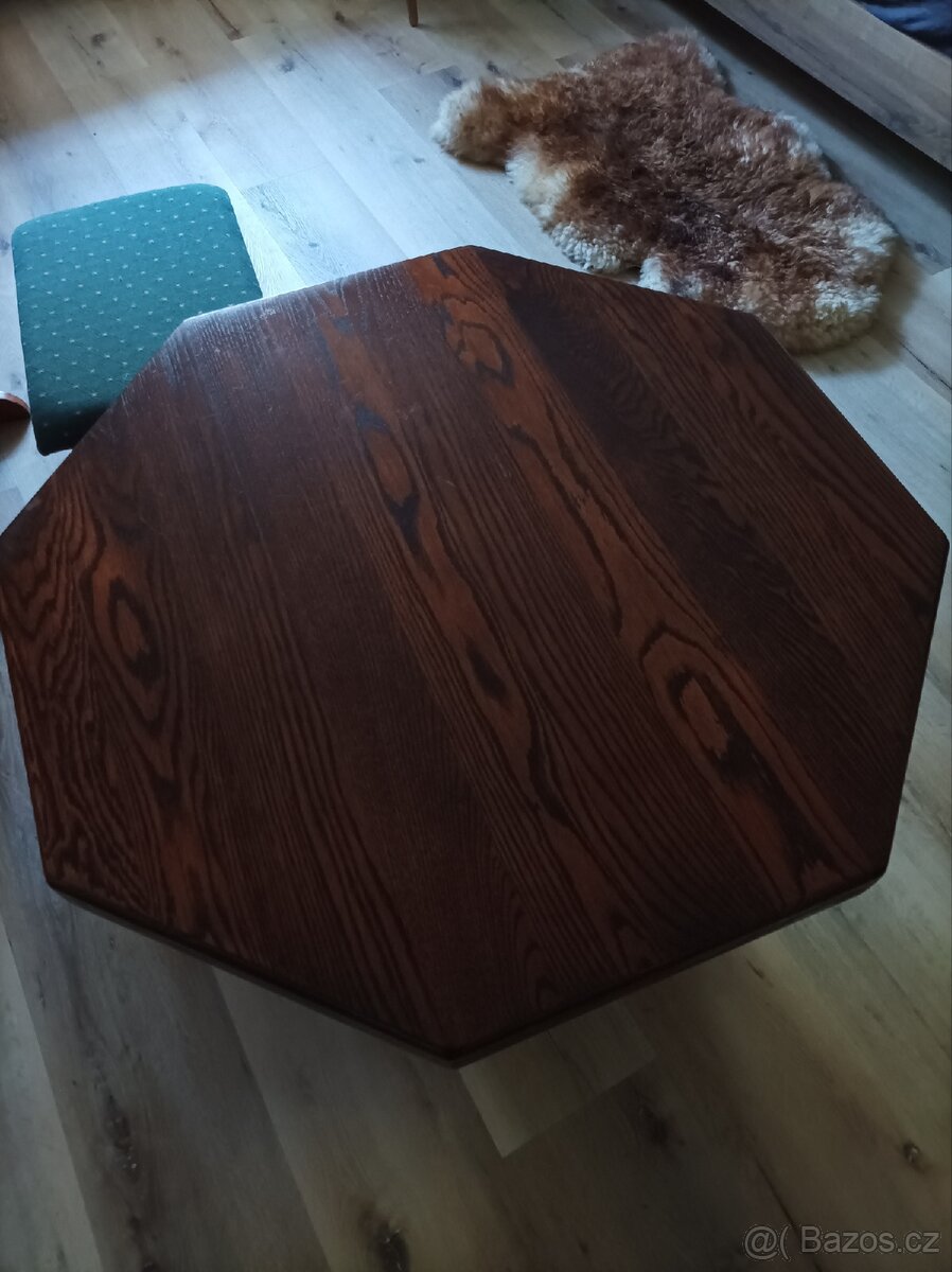 Prodám rustikální stolek