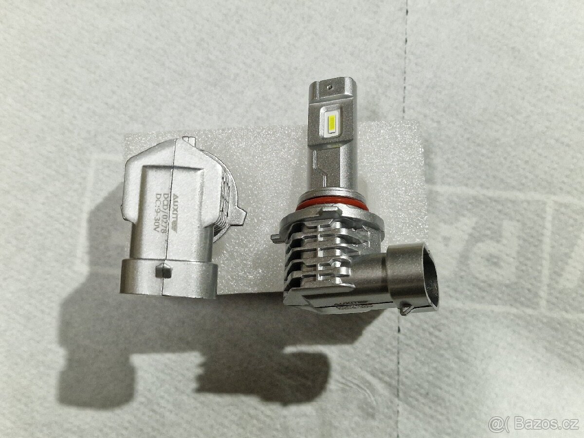 Nové led žárovky na Can am.