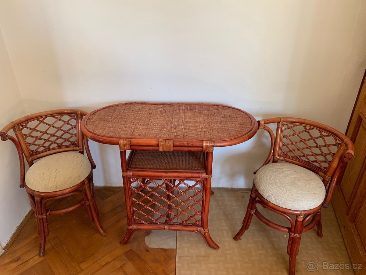 Stůl a židle