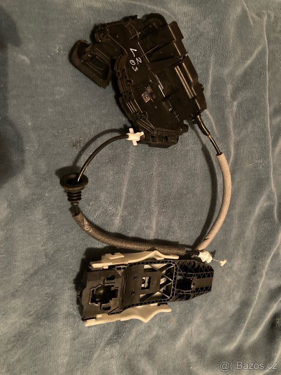 Zámky ŠKODA Octavia 3