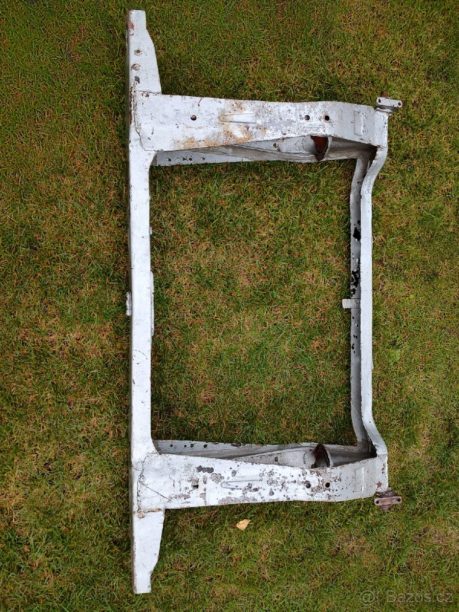 Austin mini rover cooper zadní rám