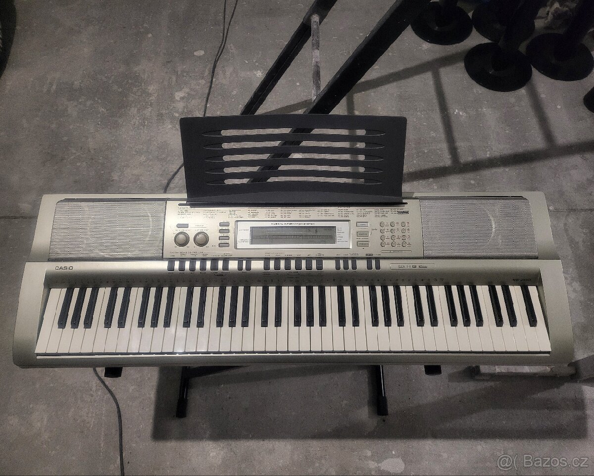 Casio WK 200 klavesy