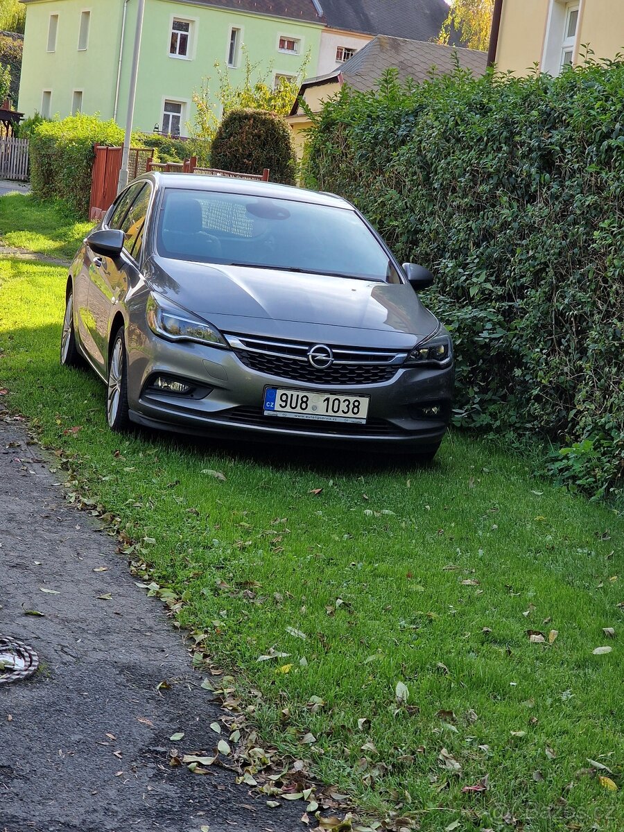 Opel Astra K hatchback 2017 Hnědá