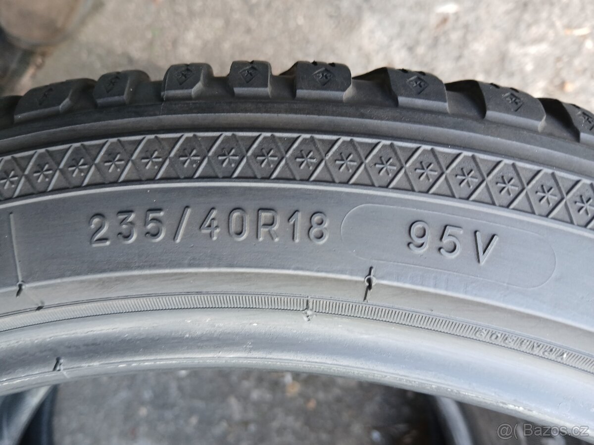 zimní pneu 235/40/18