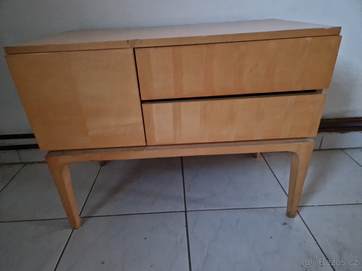 Retro skříňka.