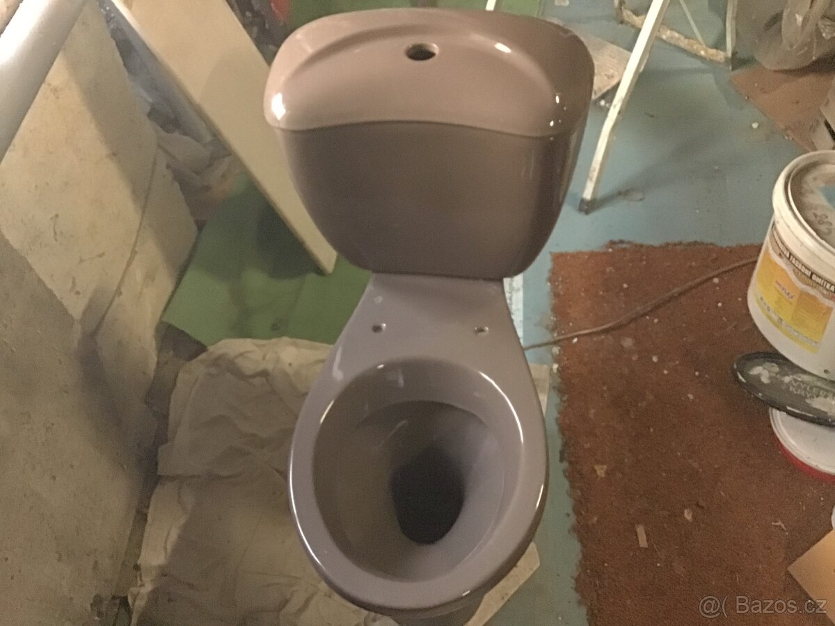 Prodám WC kombi hnědé.