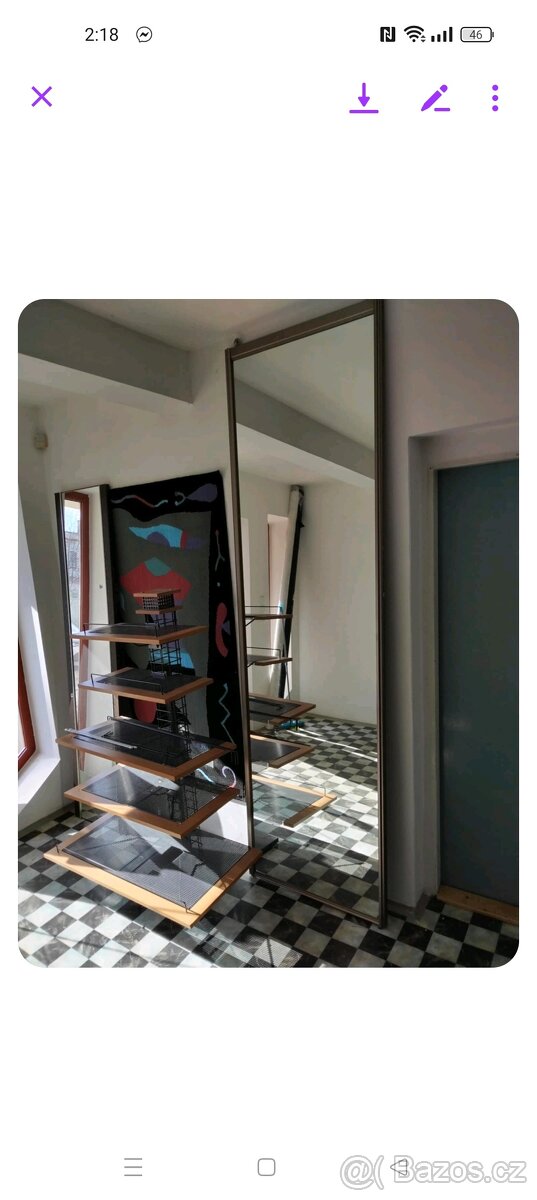 Velké nástěnné zrcadlo