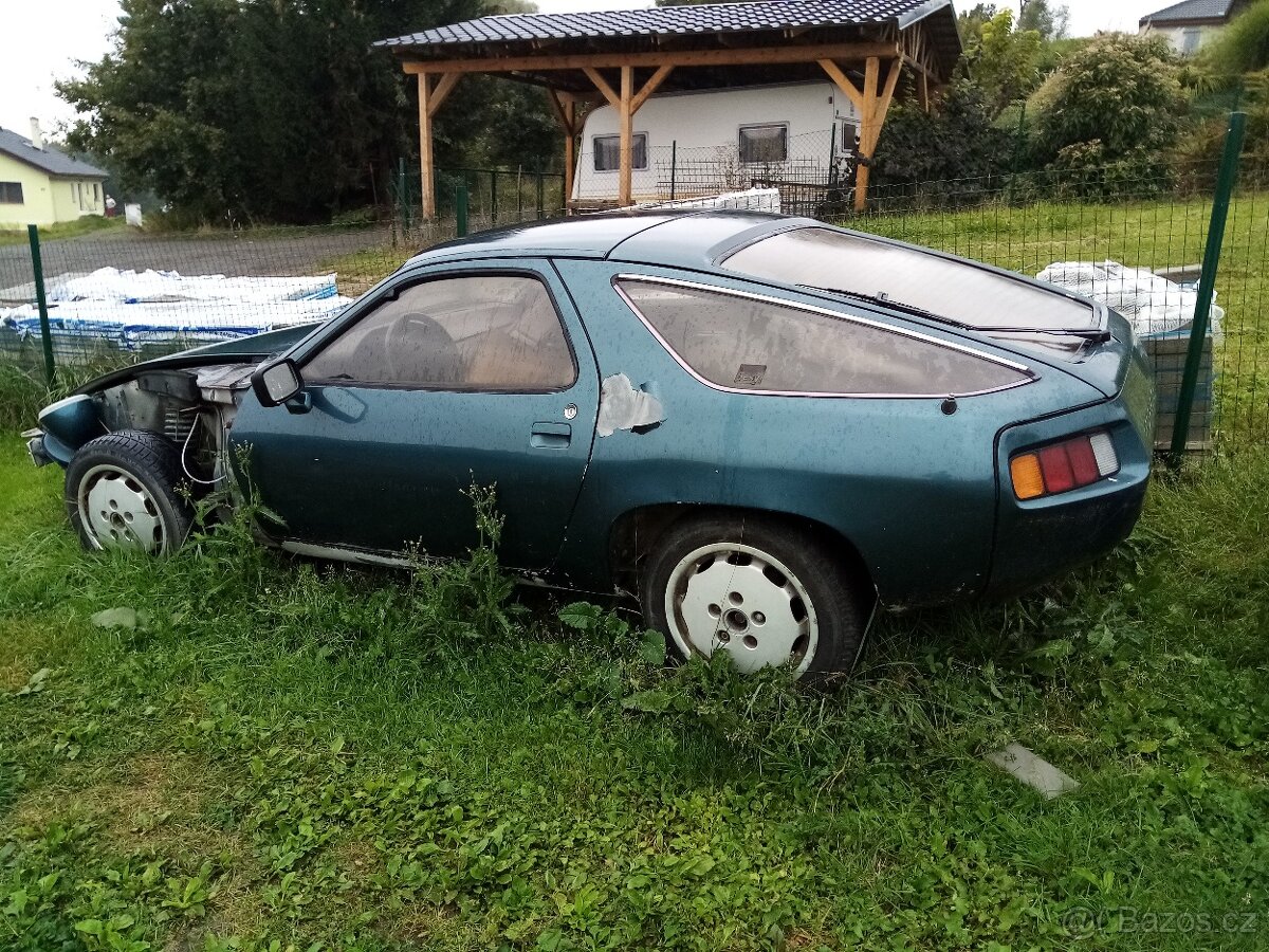 Porsche 928