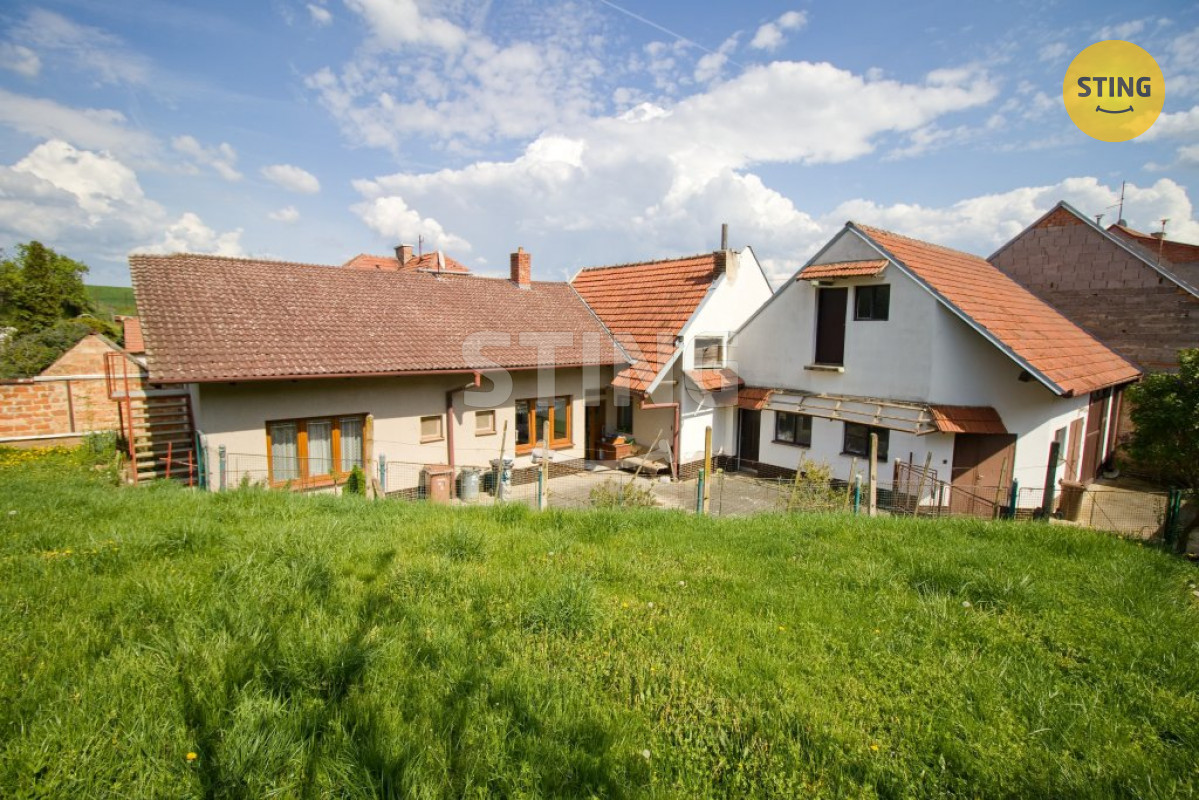 Dům s velkým pozemkem v Šardicích, 130773