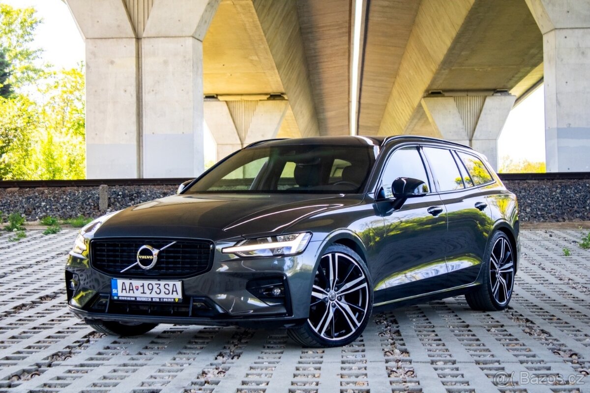 Volvo V60 B4 MildHybrid Momentum Pro AT8