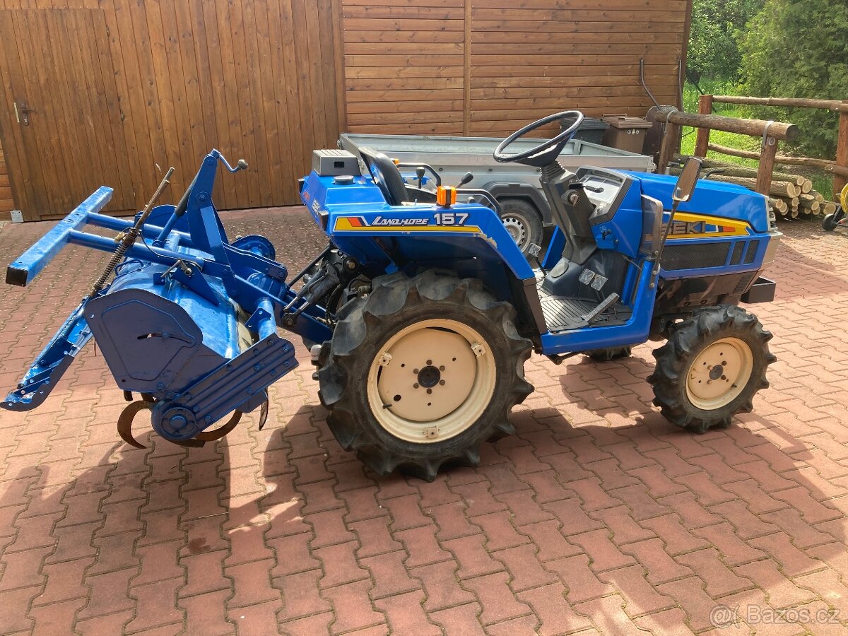 Malotraktor ISEKI 157 4x4 s Kultivatorem