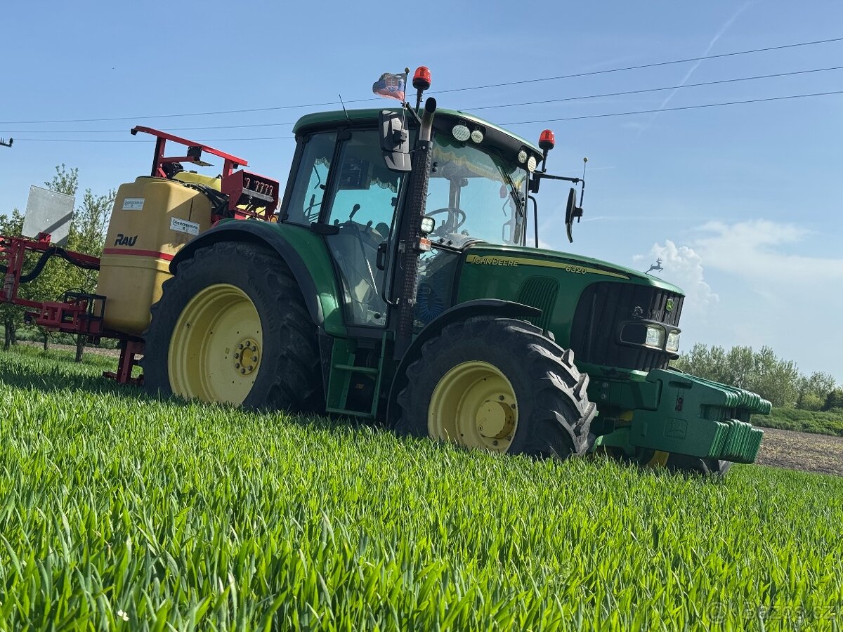 John Deere 6320
