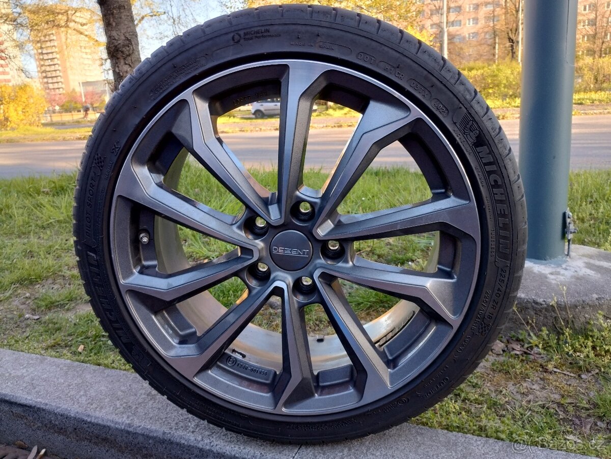 Originál ALU kola Hyundai i30 R18 + letní pneu