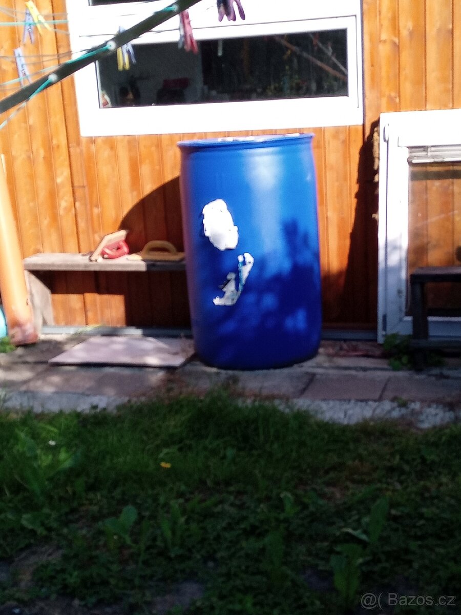 Plastové sudy 200L