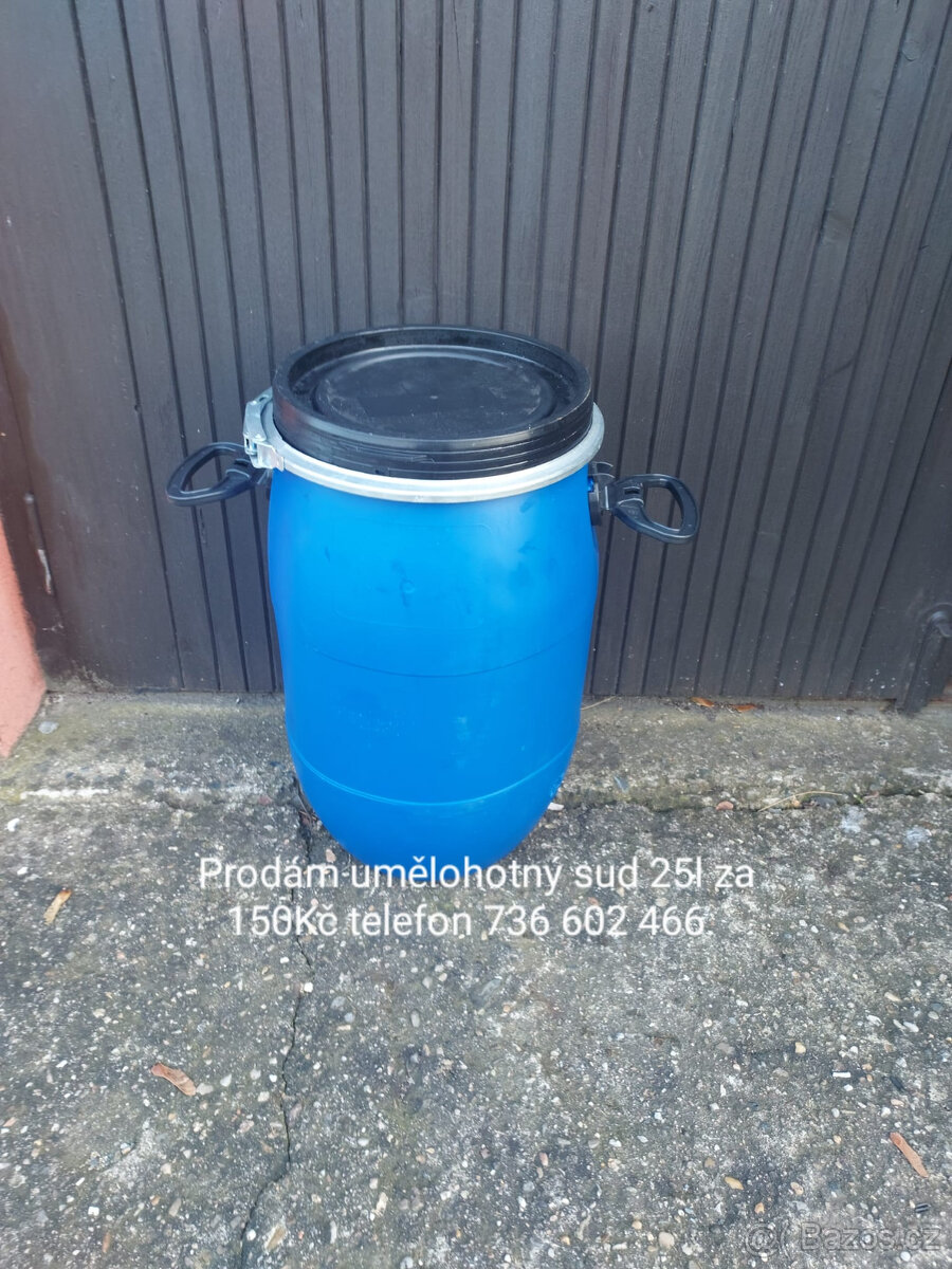 Umělohmotný soudek s víkem 25l