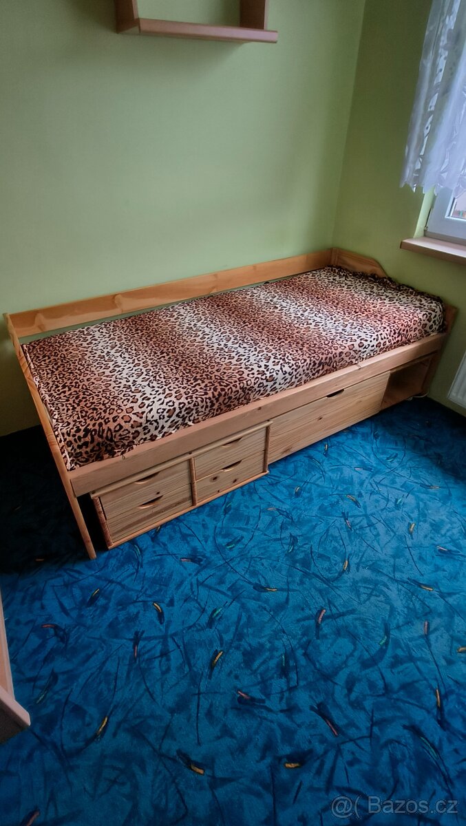 Postel s roštem