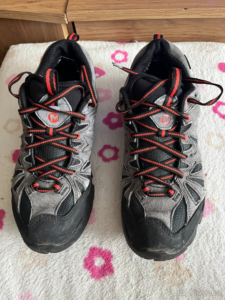 Boty trekové kožené zn.Merrell č.41,5