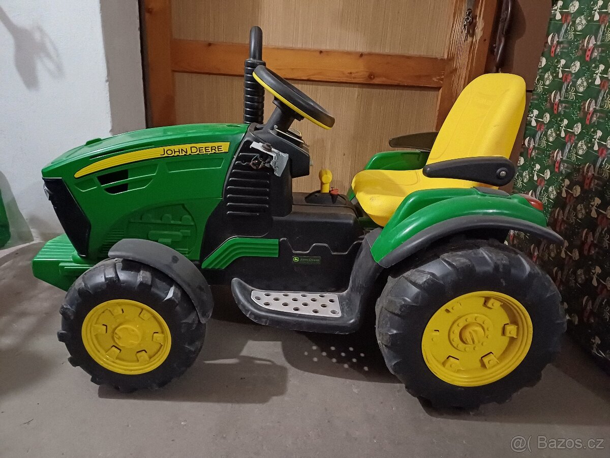 Elektrický traktor