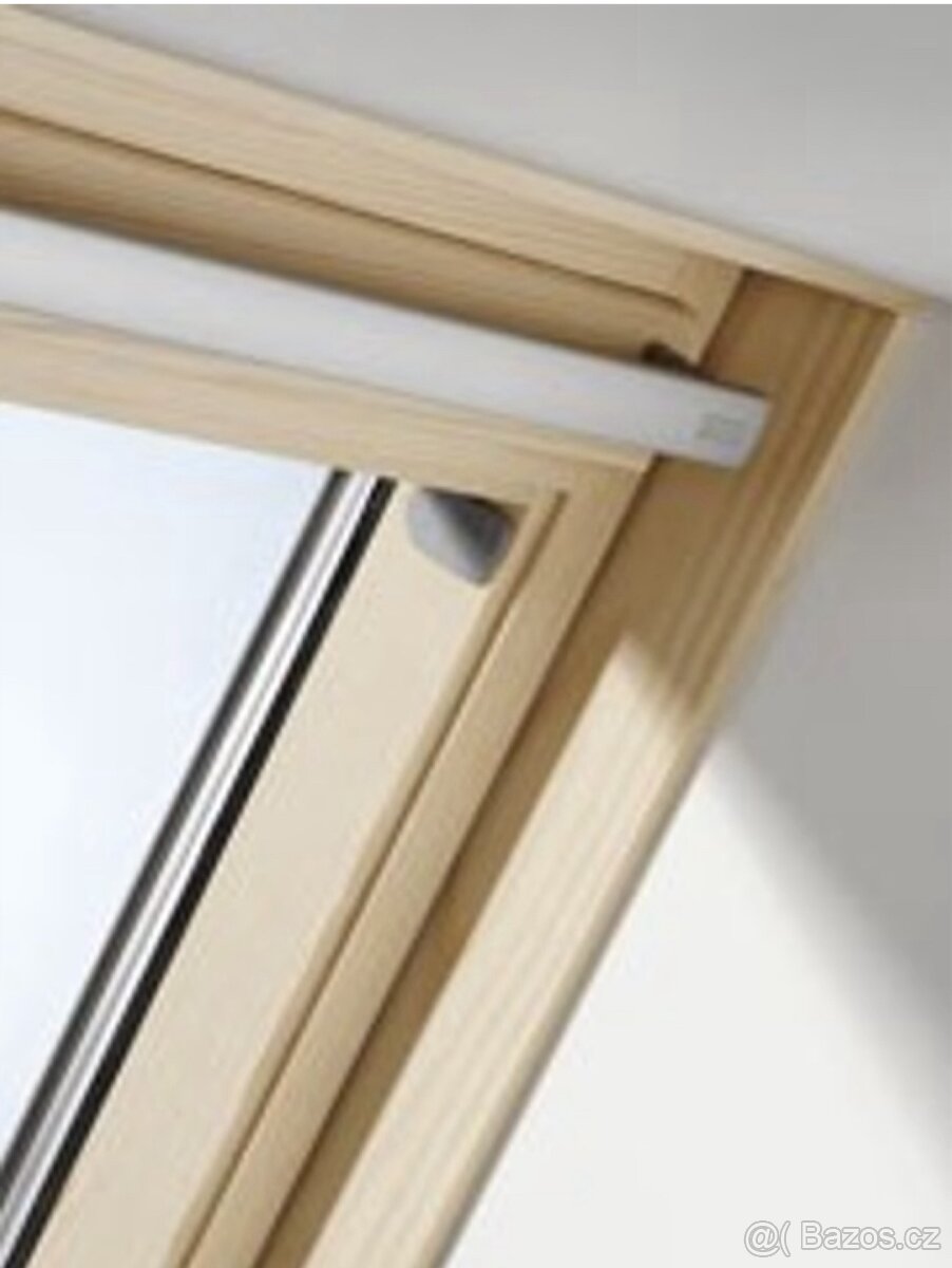 Střešní okno VELUX GGL M06 78x118 vč. žaluzie
