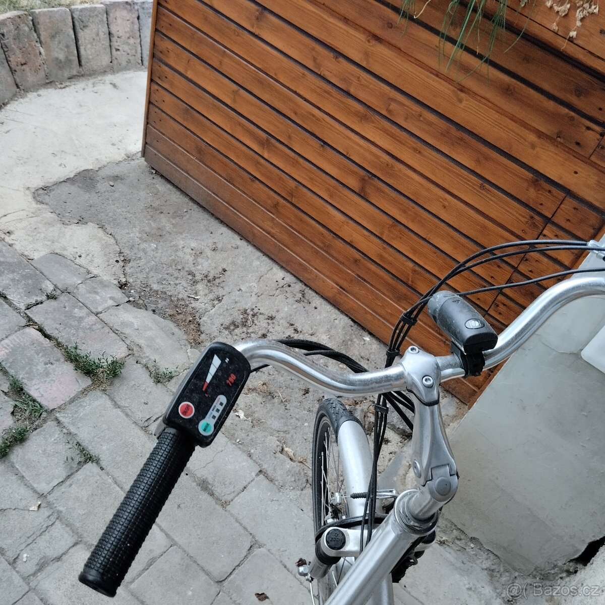 Dámské elektrokolo
