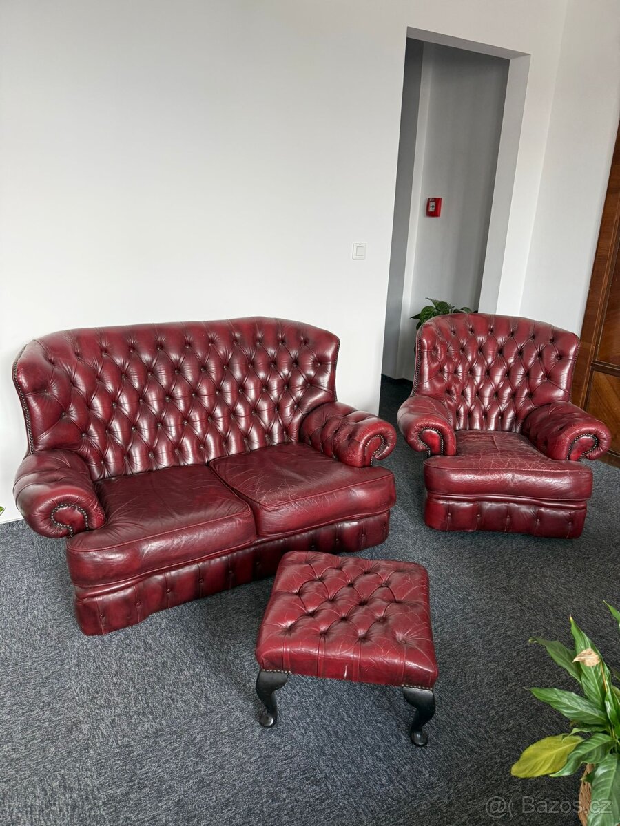 Chesterfield set - sedačka, křeslo, podnož