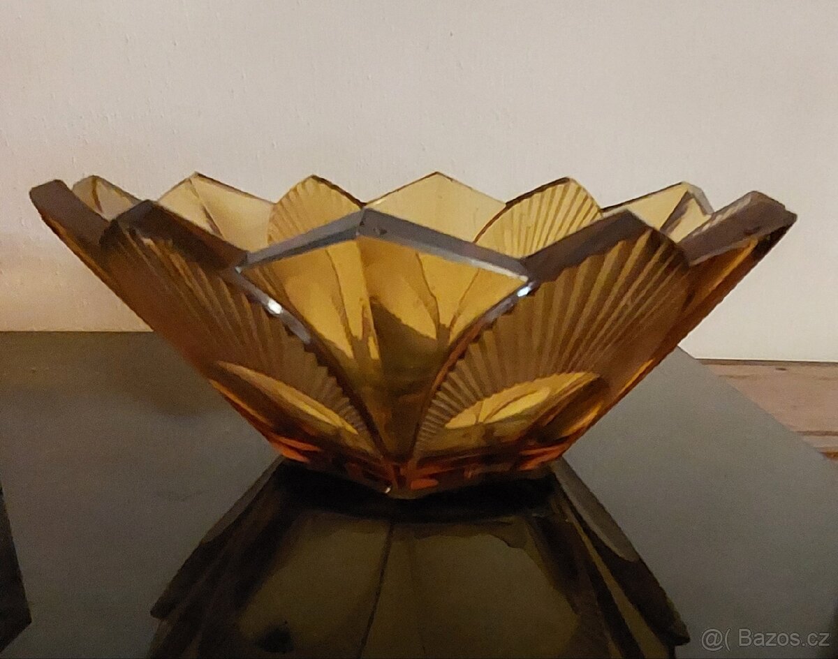 Mísa broušené sklo Topas .kolem r.1930.