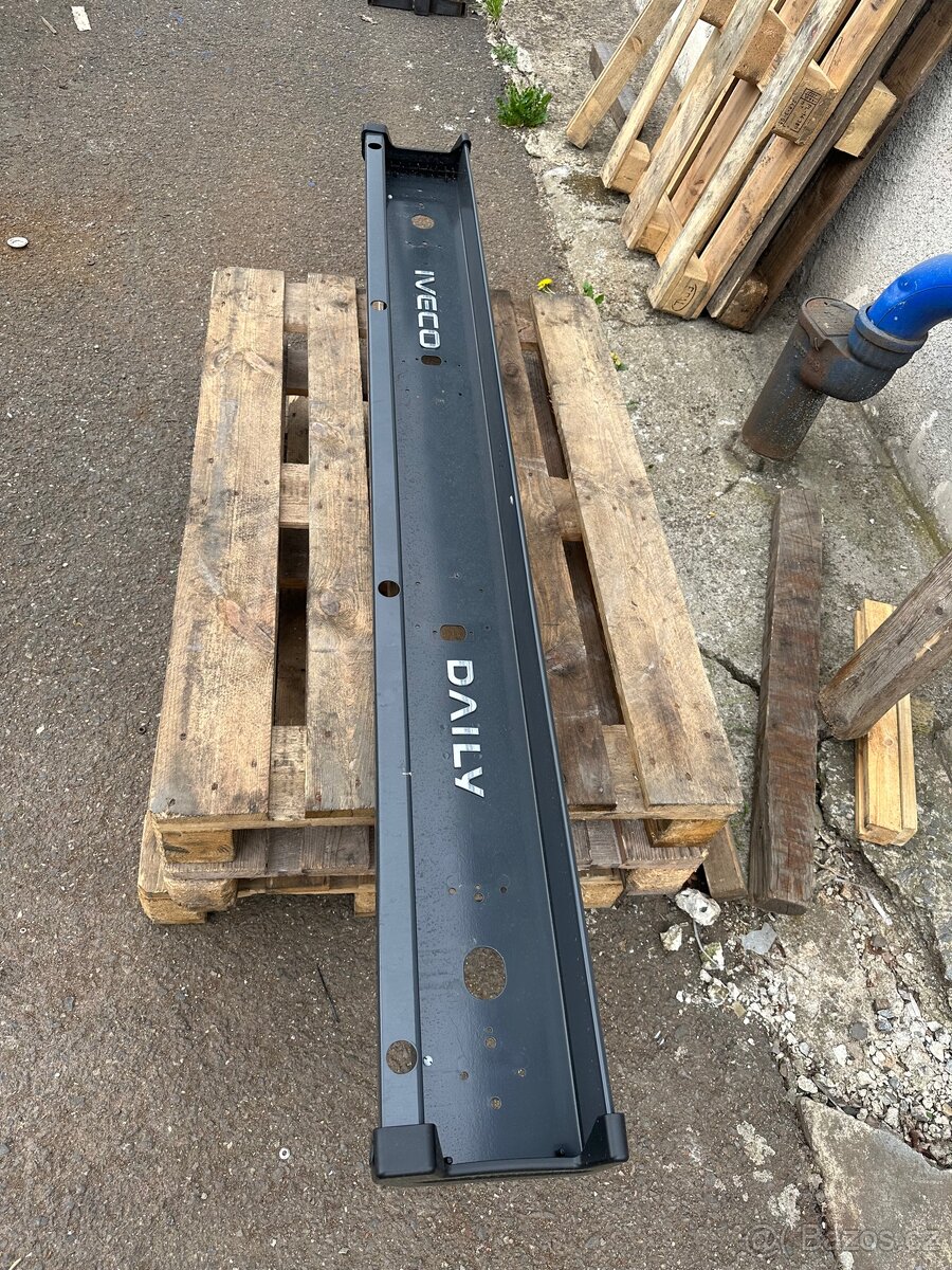 Zanovni naraznik iveco daily pro parkovaci senzory