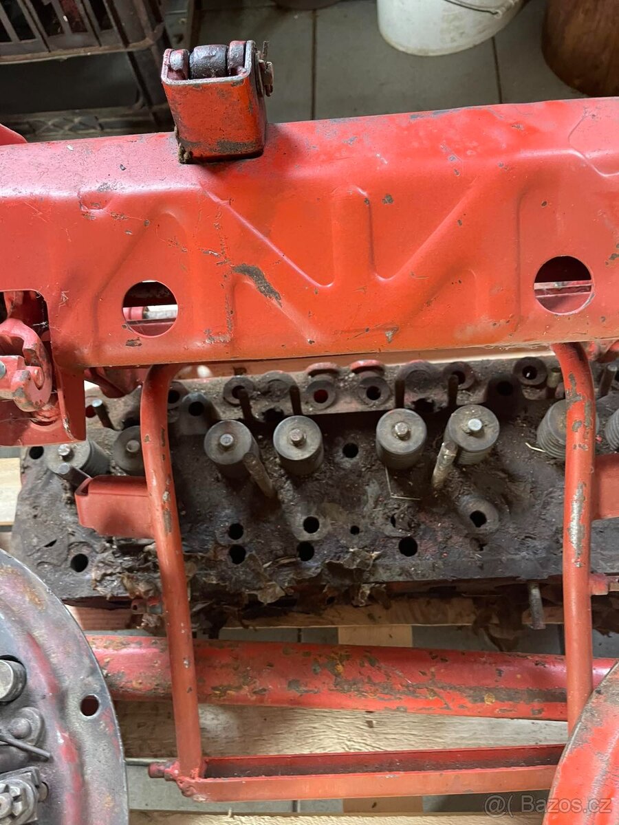 Nd na bagr Belarus ,traktorbagr Belarue EO 2621 mot.D 65 M