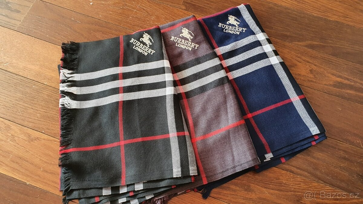 Podzimní / zimní šála Burberry