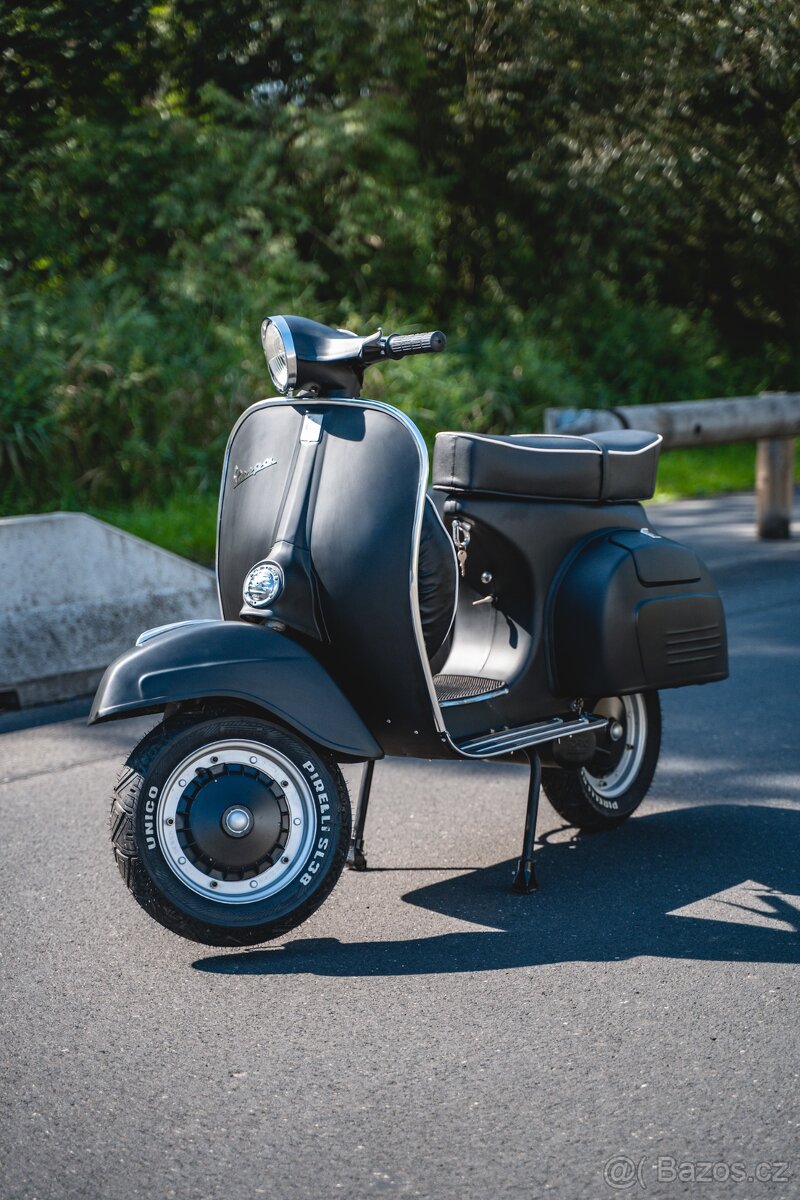 Veterán Vespa Super Scooter (1966)