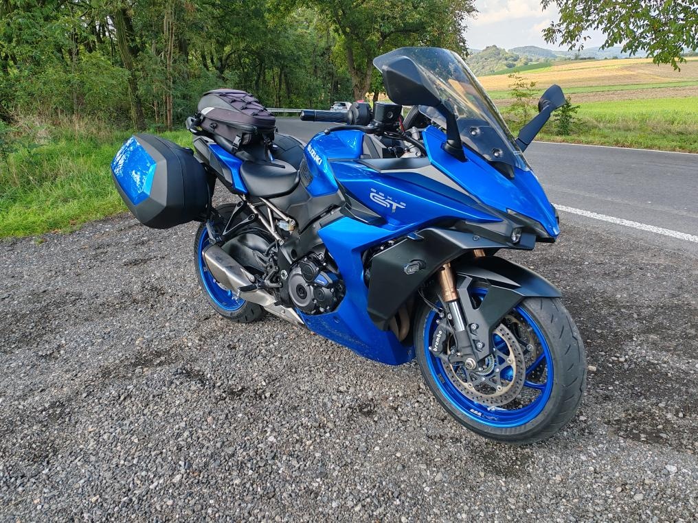 Suzuki GSX-S 1000GT – 1. majitel, kufry, plexi, servis Suzuk