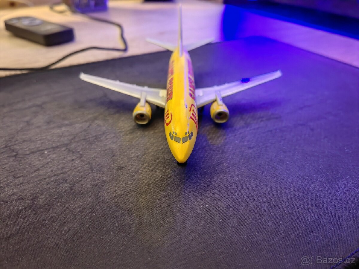 Model letadla Boeing 737-400 měřítko 1:200