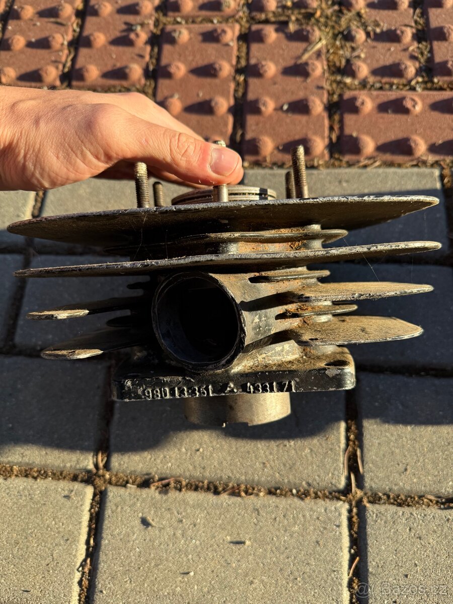 Válec s pístem cz 250 bocak