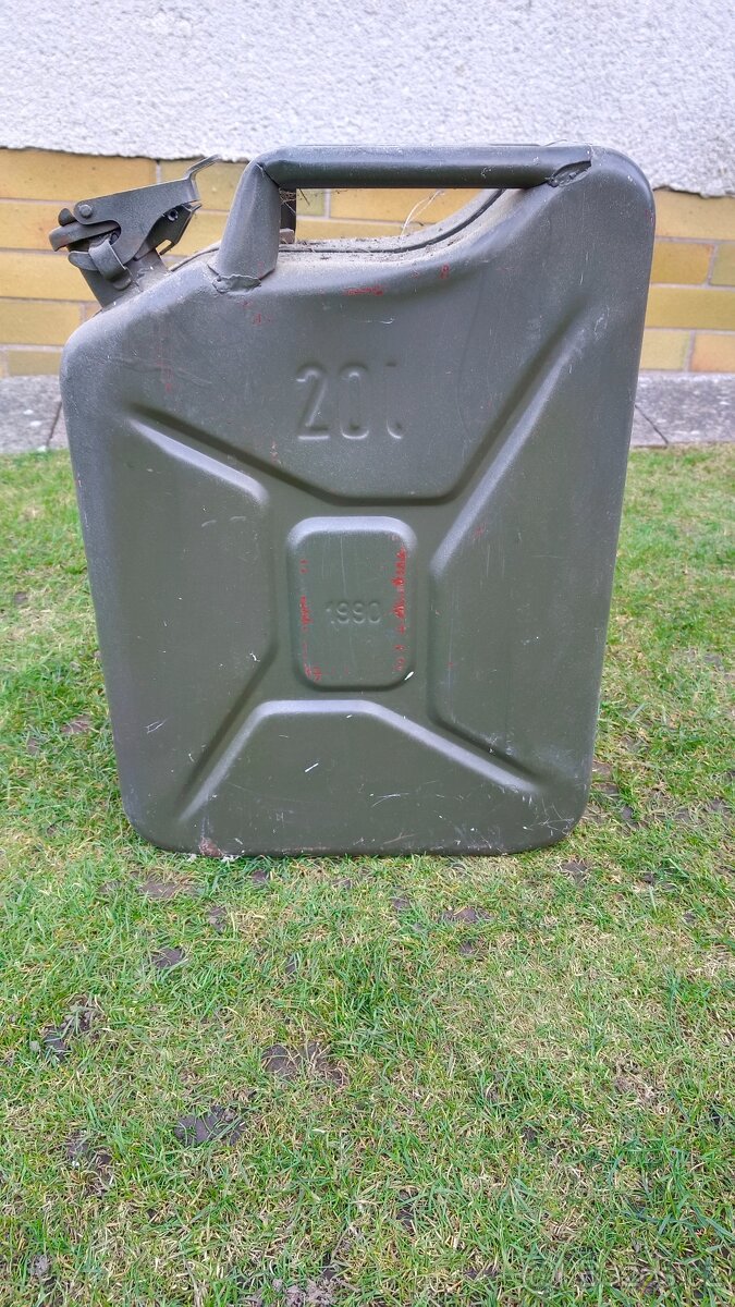 Plechové kanystry 20 litru