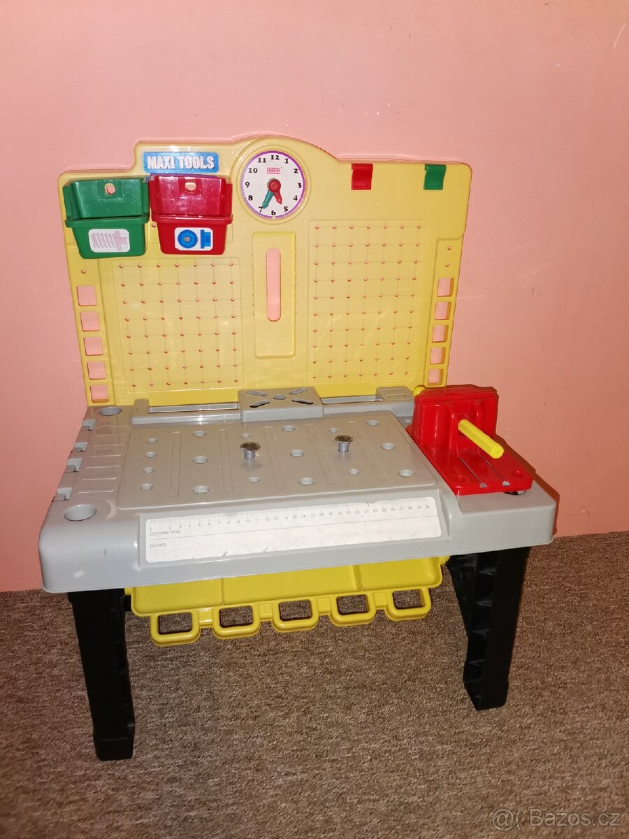 Dětský pracovní stůl ponk.