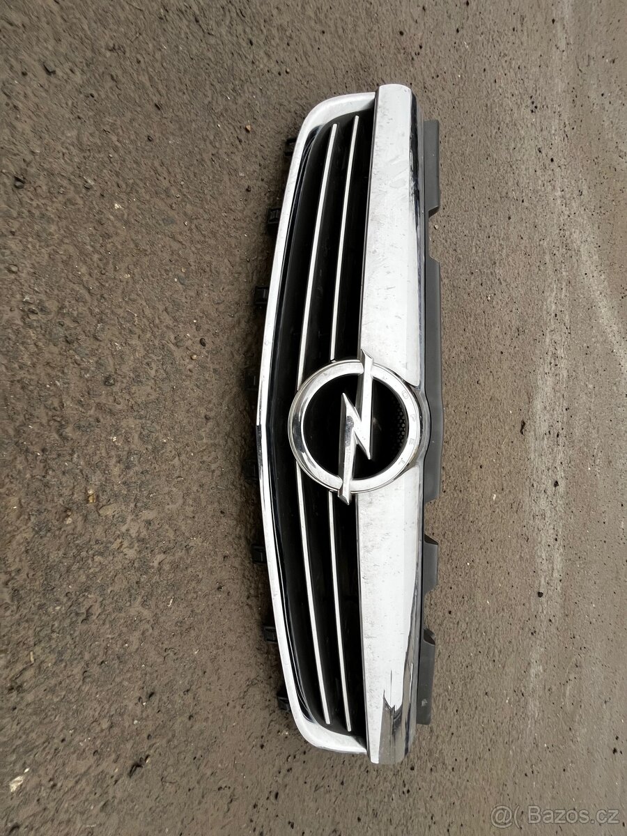 Maska chladiče Opel Zafira