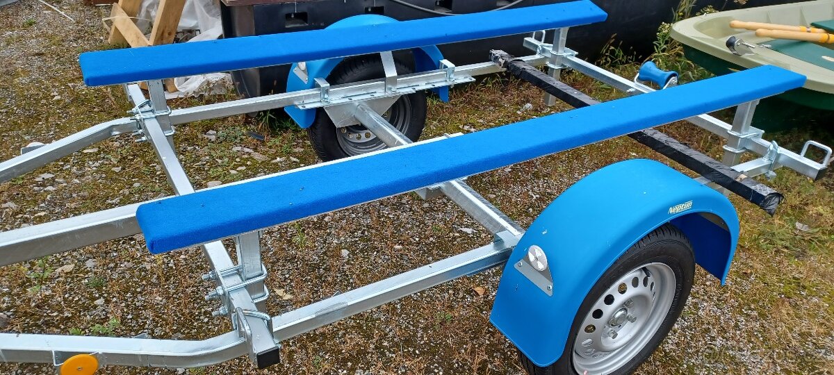 Vozík, přepravník skútrů, nafukovacích člunů, lodí 600 kg